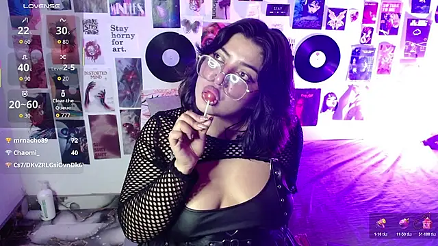 Roxy_f_w webcam