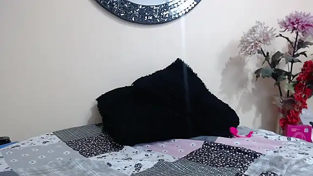 NicoleSantana live cam on StripChat