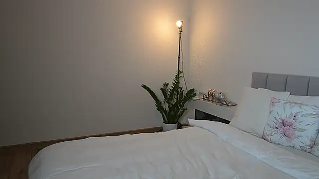 ella_twinkl (F young) - Oil my tits and ass