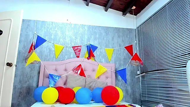 naomidibello webcam