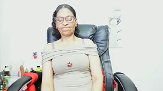 Aries_Mature webcam