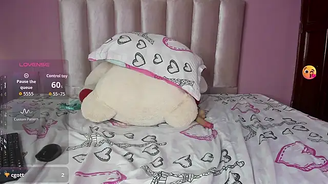 ORIANNA_21 live cam on StripChat