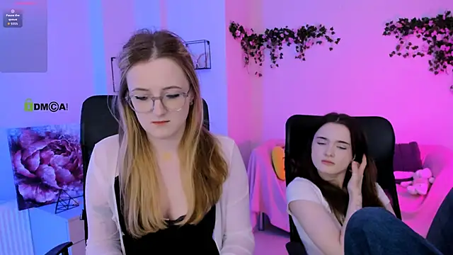 liana_kisses webcam
