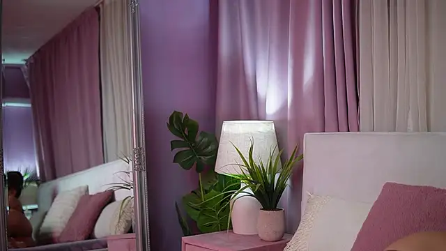 Watch AmeliaBarbie live on EroticFlix - High definition streams