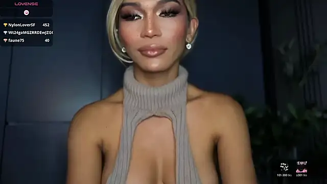Model: Maria_Manika