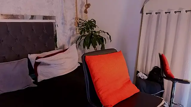 dave_eliot (M twink) - suck toes