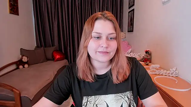 NoraLiin webcam