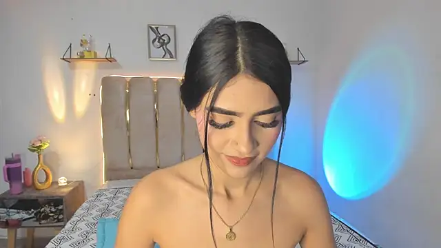 bellaastorm (F teen) - flash pussy