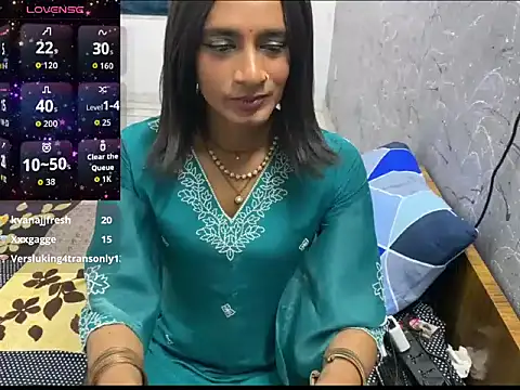 LuvLayla webcam
