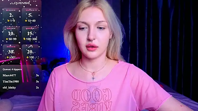 BlondieSummer webcam