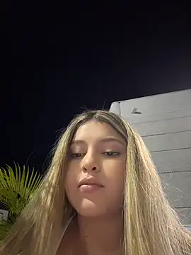 lunablossom_ (F young) - Dildo in my pussy
