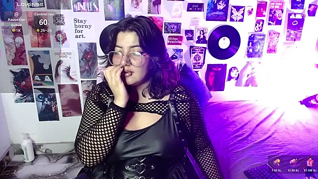 Roxy_f_w webcam