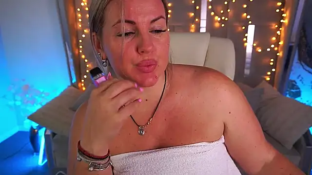 KiraCandyS webcam