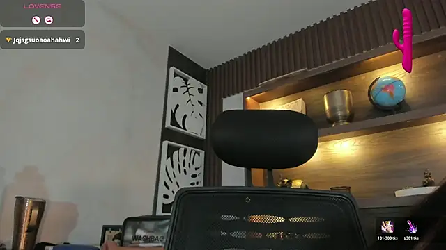 AlissaJoness webcam