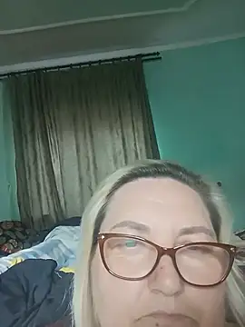 AureliaSky598 webcam