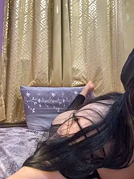 QueenRima99 webcam