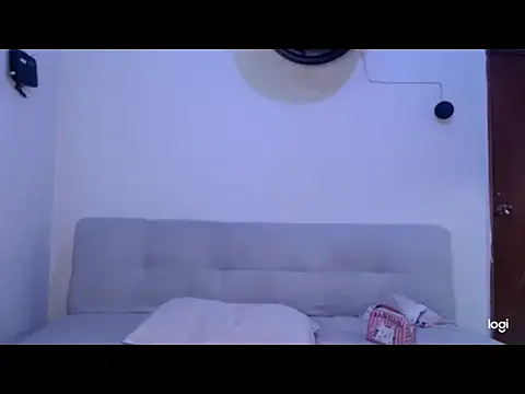 Elina_Rose888 webcam