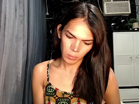 GORGEOUS_CARMEE webcam