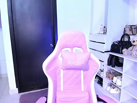 cristina697 (F young) - fuck face+ deep dick+more saliva