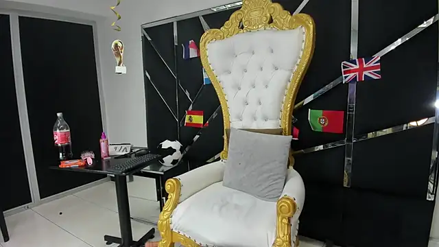 Aisha_hotts777 webcam