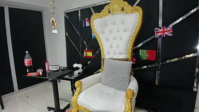 Aisha_hotts777 webcam