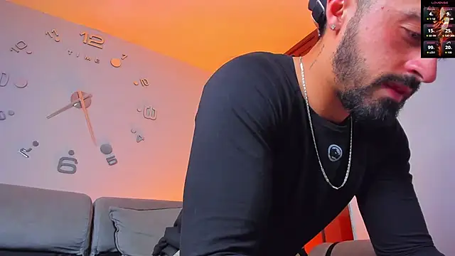 David_Alpha live cam on StripChat