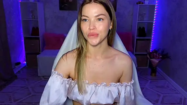 EmmyMills webcam