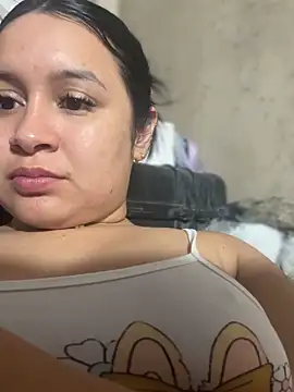 Pretty_Isadora webcam