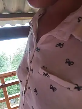 Evelyn-n webcam