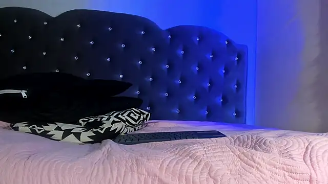 scarlett_venom_ - Scarlett_venom_'s free webcam - UK Sex Cams