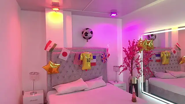 Juliieta_gray webcam