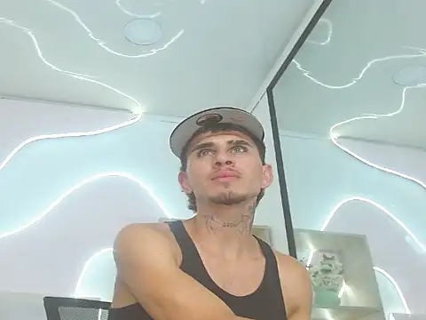 dannthestiff - DanntheStiff's free webcam - UK Sex Cams