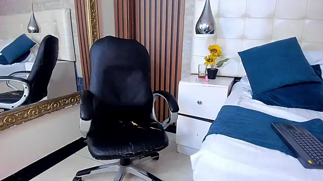SofiaThoompson webcam