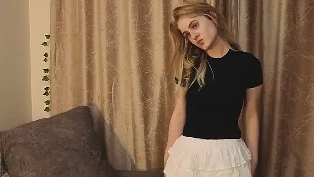 CaroleeIlle webcam