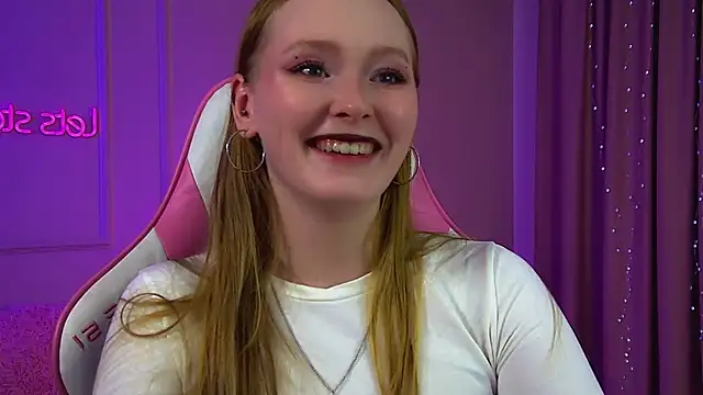 AgataFoxley webcam