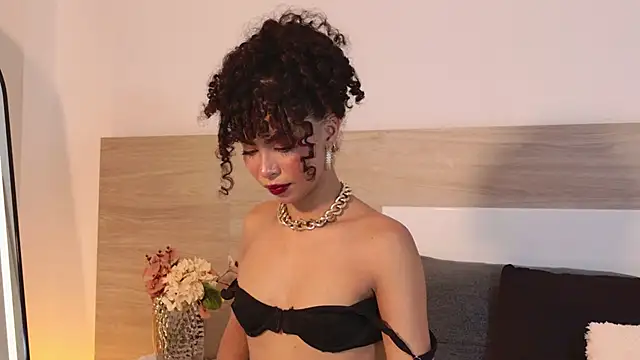 Watch TamaraMontiel live on EroticFlix - High definition streams