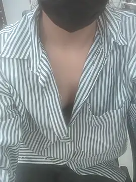 sushmita0 live cam on StripChat