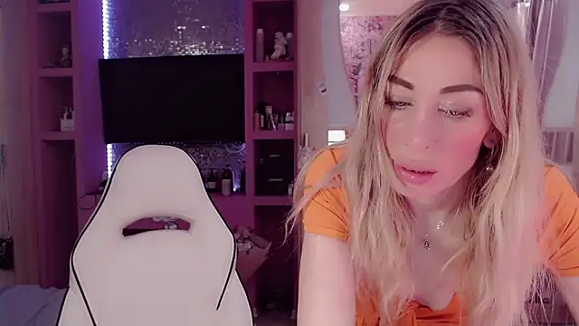 AnnieGOld_ webcam