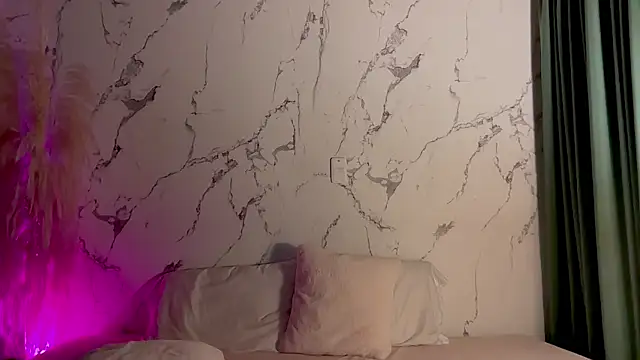 MarcellaGriffin webcam