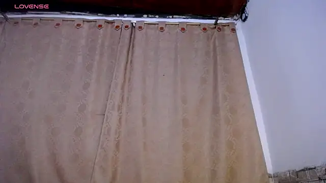 DaraSweet20 live cam on StripChat