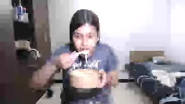 Mirage_Sertori live cam on StripChat