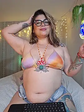 Juliietha_servas webcam