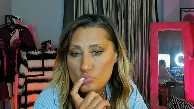 SarahAlluring webcam