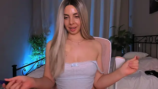 VelvetEliza webcam