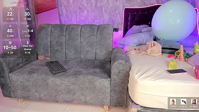 Lauren_smiles webcam
