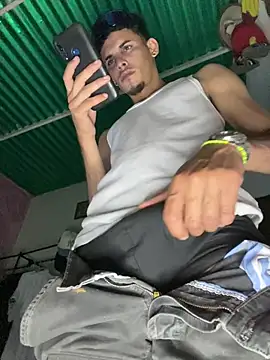 Pingasaboy20 webcam