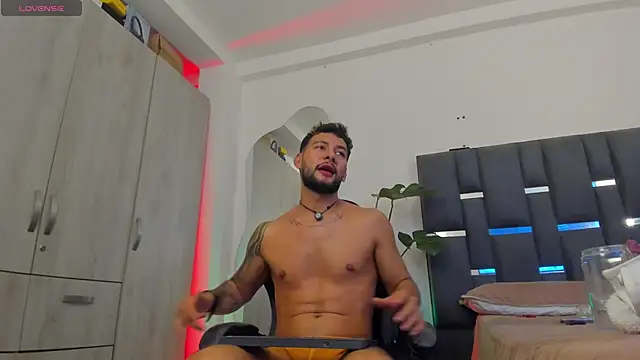 noah_corvelle webcam