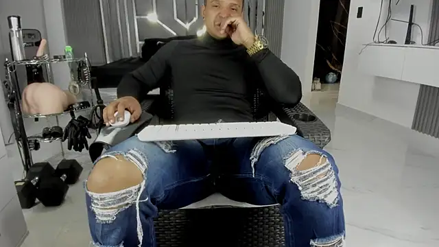 master_leather webcam