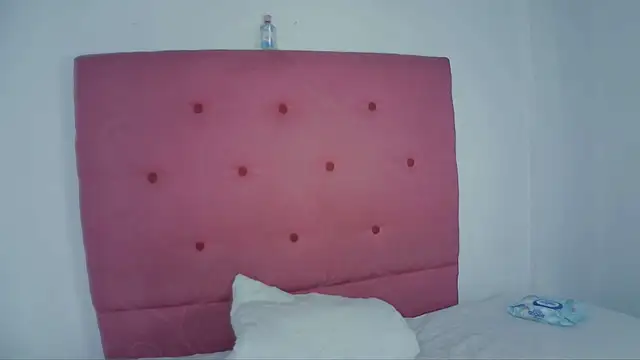 Mia_Suarez7 webcam