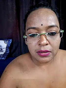 hornyrosy321 live cam on StripChat
